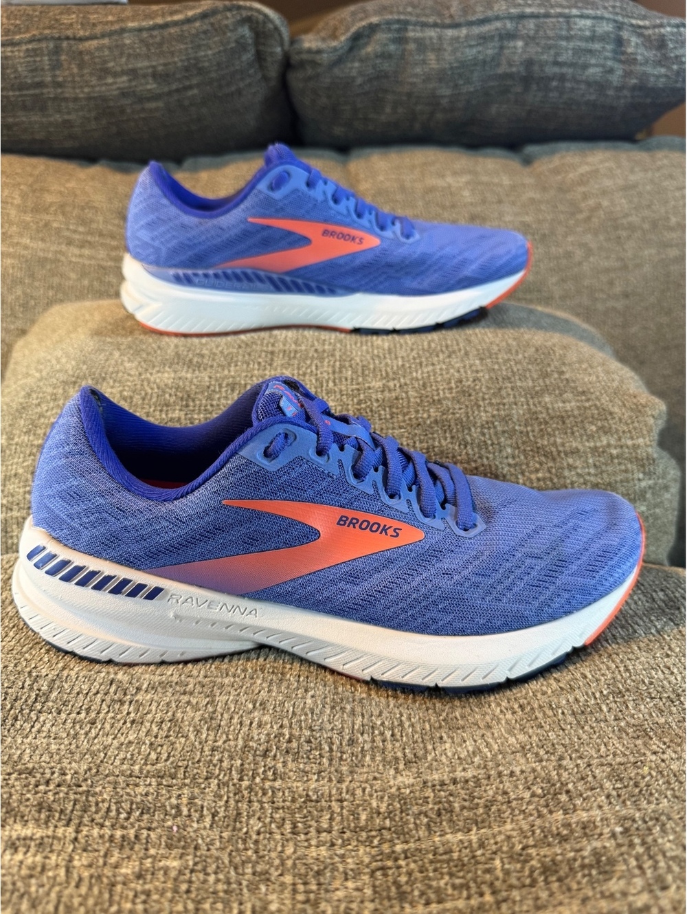 Brooks Ravenna 11 Women’s Running Shoes Size 9 Medium (B) Blue Orange